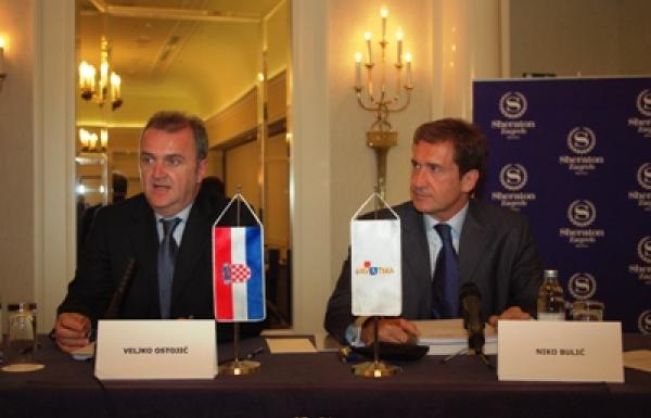 Veljko Ostojic i Niko Bulic na sjednici Sabora HTZa