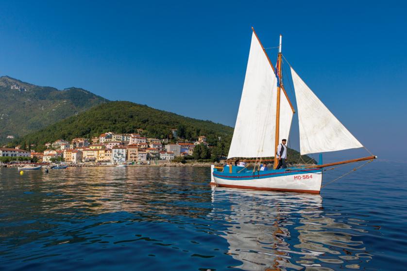 Makol marketing Smotra i regata tradicijskih barki na jedra „Mala barka“