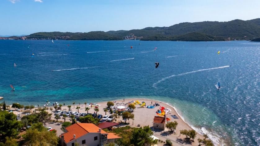 Ive Trojanović windsurfing Viganj