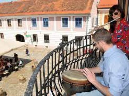 Glazba na balkonima grada 