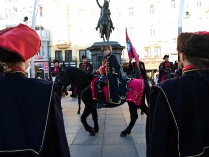 Smjene straže Počasne satnije Kravat pukovnije