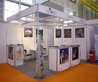HTZ stand na Vacances 01
