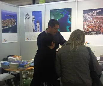 HTZ stand na sajmu Voyages Leonard