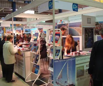 HTZ stand na sajmu u Luksemburgu